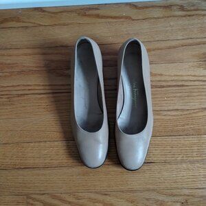 SALVATORE FERRAGAMO Elevated Leather Wedges Pump Beige Color Sz 10 B